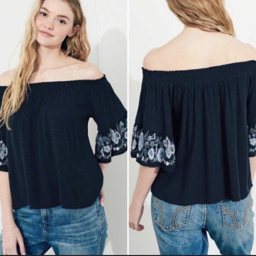 Hollister top